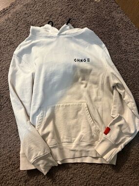 CHNGE Off-White Crewneck Sweatshirt with Pocket